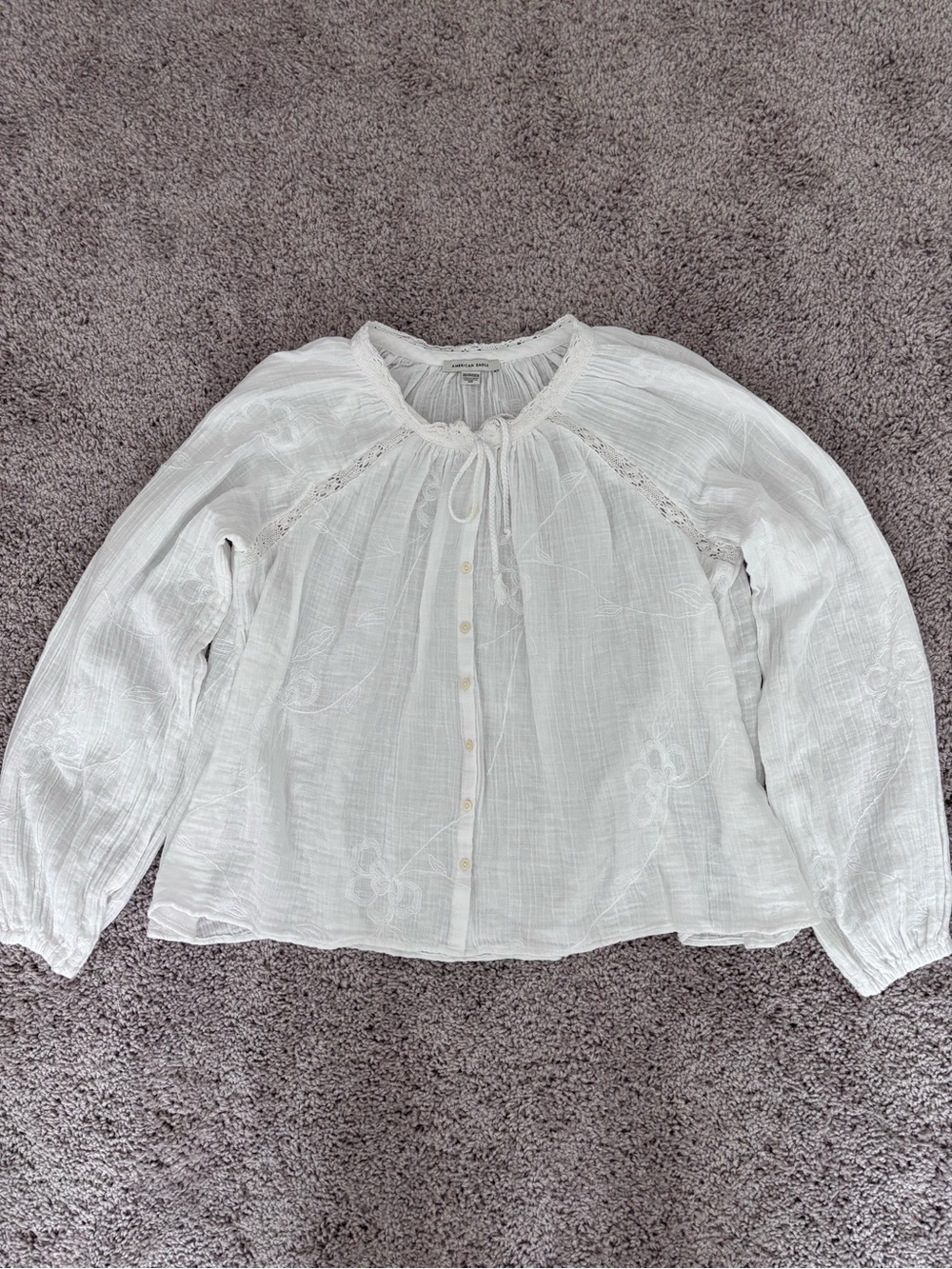 American Eagle Outfitters White Embroidered Peasant Top 100% Cotton